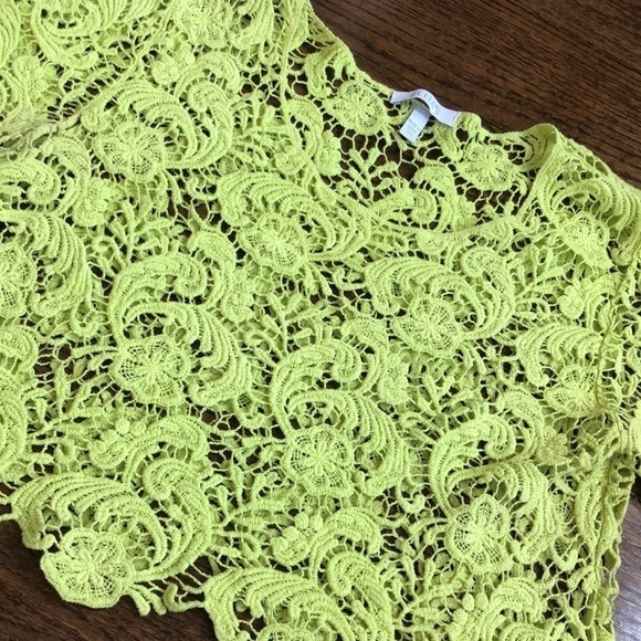 3/$10 Lime Lace Crew Neck Shirt Sleeve Crop Top - Picture 3 of 4